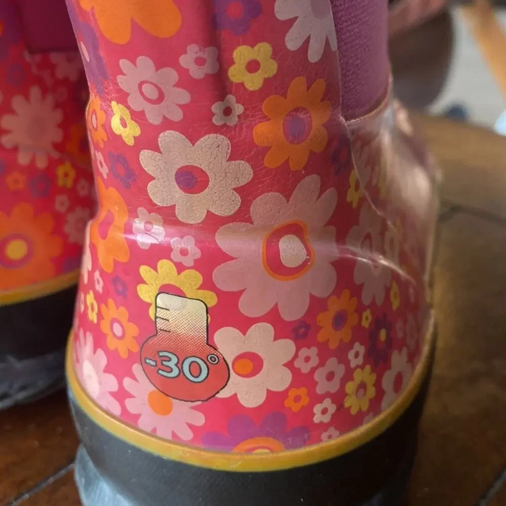 Bogs classic Daisy Love Me pink snow rain boot 30 spring girly  youth size 5